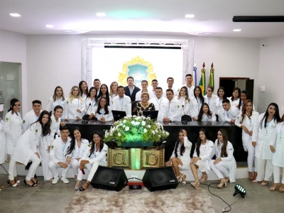 Curso de Enfermagem realiza cerimônia para a entrega de insígnias